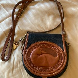 Dooney & Bourke crossbody bag. Authentic. Good condition